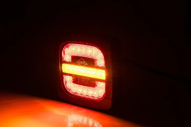 141277c4-0059-4044-a8b7-1ae0f947ecf3-41383-nl LED Rücklicht kompakt | 12-24v | 1m. Kabel | VC-4200 – Bild 5