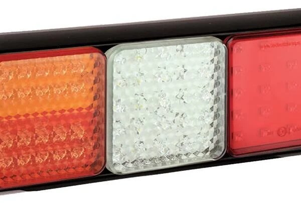 LED Rücklicht mit schwarzem Rand | 12-24v | 40cm Kabel | 100BSTIWFMLE