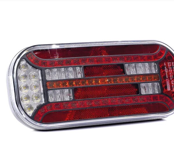 Rechts | LED Rücklicht mit Dreiecksreflektor & Kennzeichenleuchte | 12-24v | VC-3112