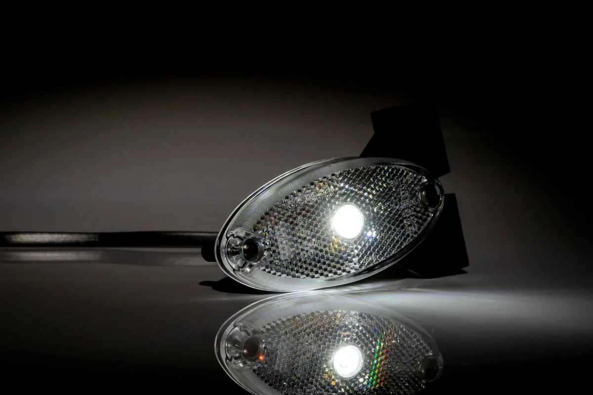 LED Positionsleuchte + Halterung oval weiß 12-24v 50cm Kabel | MV-5890W – Bild 4