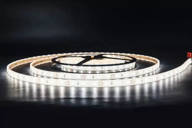 LED-Streifen 50m Rolle / 12v / 1200lm pro Meter / 6000K / IP68